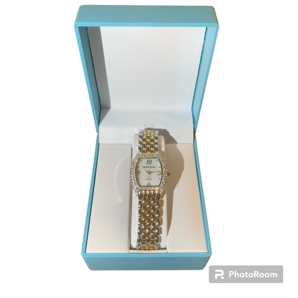 VINTAGE Women’s Waltham Two Tone Link Quartz Bezel Rhinestone Watch